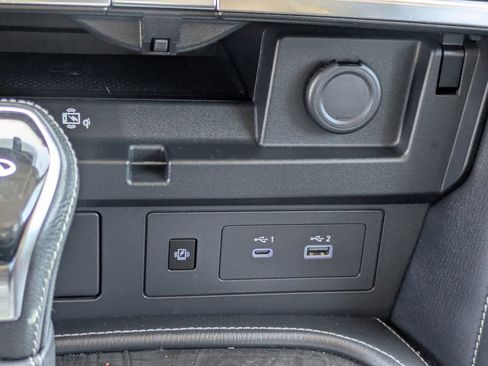 Used 2024 INFINITI QX80 Luxe image 17