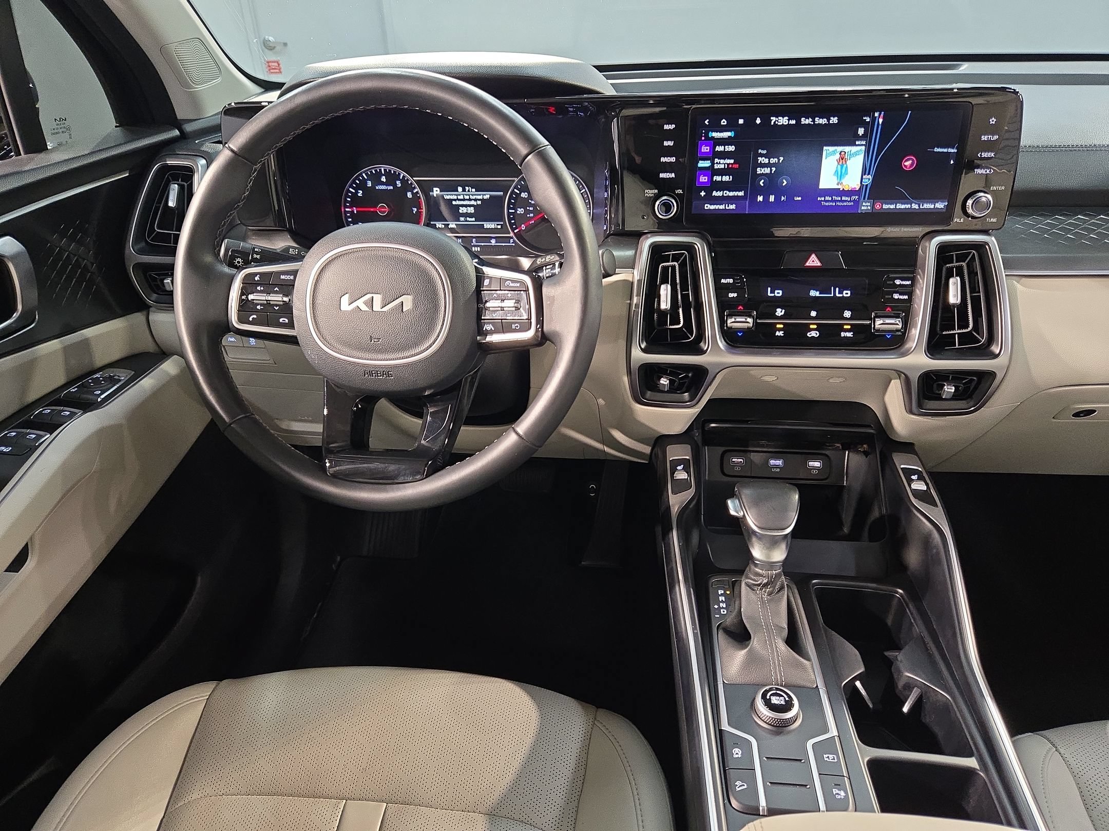 Used 2022 Kia Sorento S w/ Panoramic Sunroof Package FWD image 9