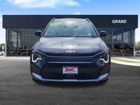 Certified 2024 Kia Niro EX image 3