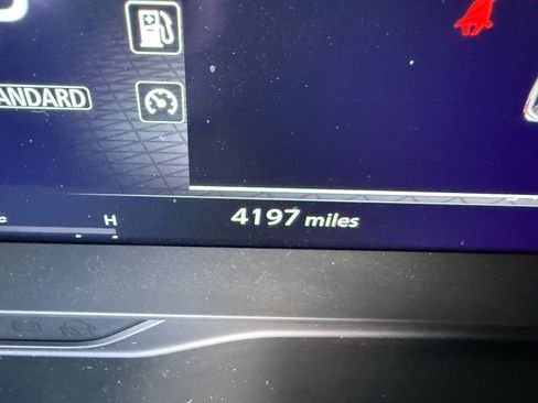 Used 2025 Nissan Pathfinder Platinum image 40