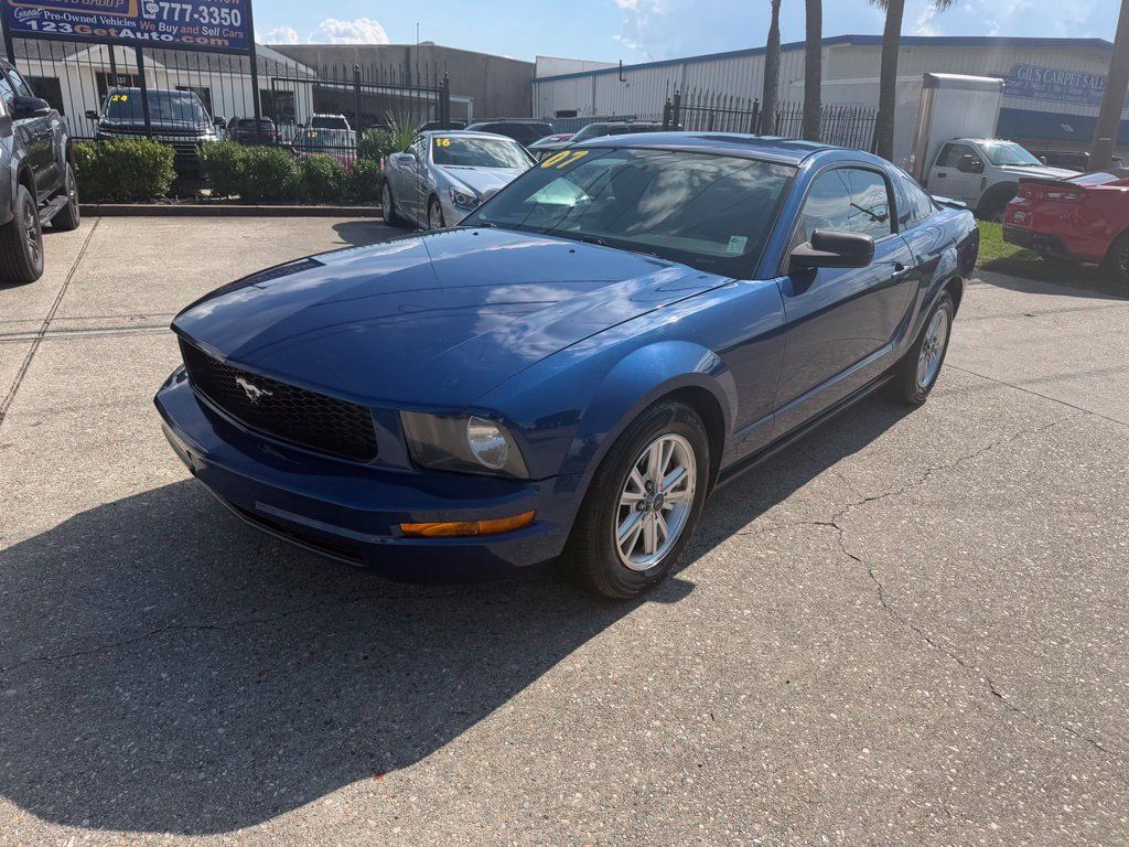 Used 2007 Ford Mustang Coupe RWD image 3