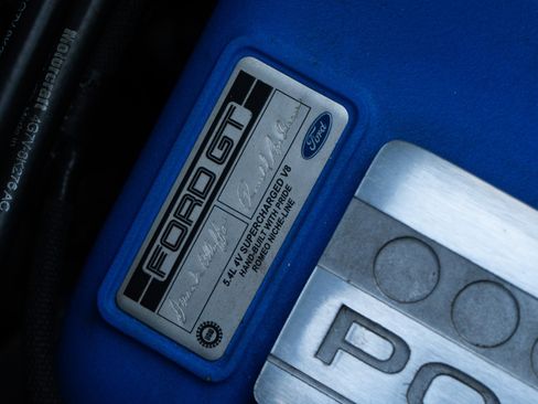 Used 2005 Ford GT RWD image 55