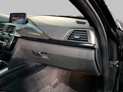 Used 2018 BMW M3 RWD image 19