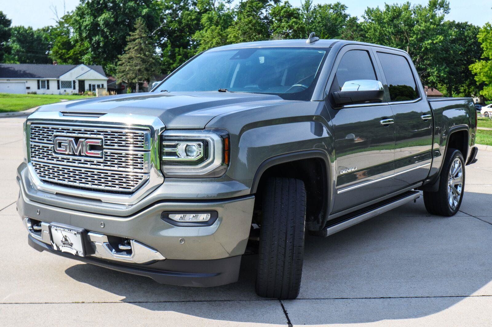 Used 2018 GMC Sierra 1500 Denali w/ Denali Ultimate Package AWD/4WD image 3