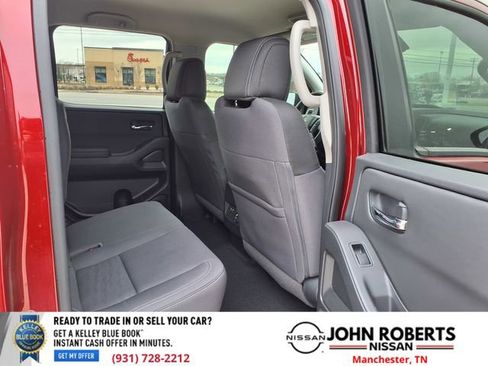 Used 2024 Nissan Frontier SV w/ SV Convenience Package image 17