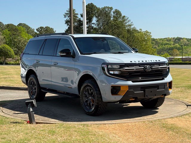 Used 2025 Ford Expedition Tremor AWD/4WD image 9