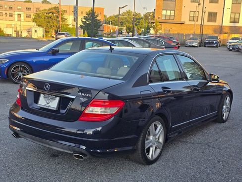Used 2011 Mercedes-Benz C 300 4MATIC Sedan image 4