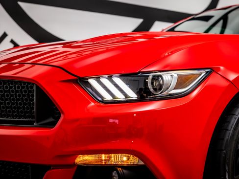 Used 2017 Ford Mustang GT Premium RWD image 17