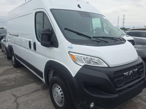 Used 2024 RAM ProMaster 2500 w/ Safety Group FWD image 2