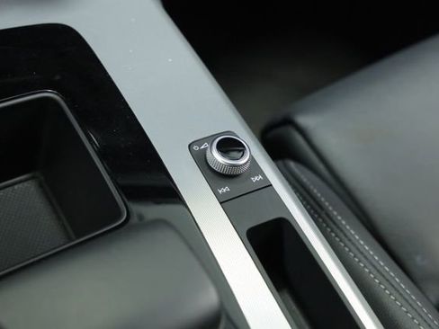 Used 2025 Audi Q5 2.0T Premium image 24