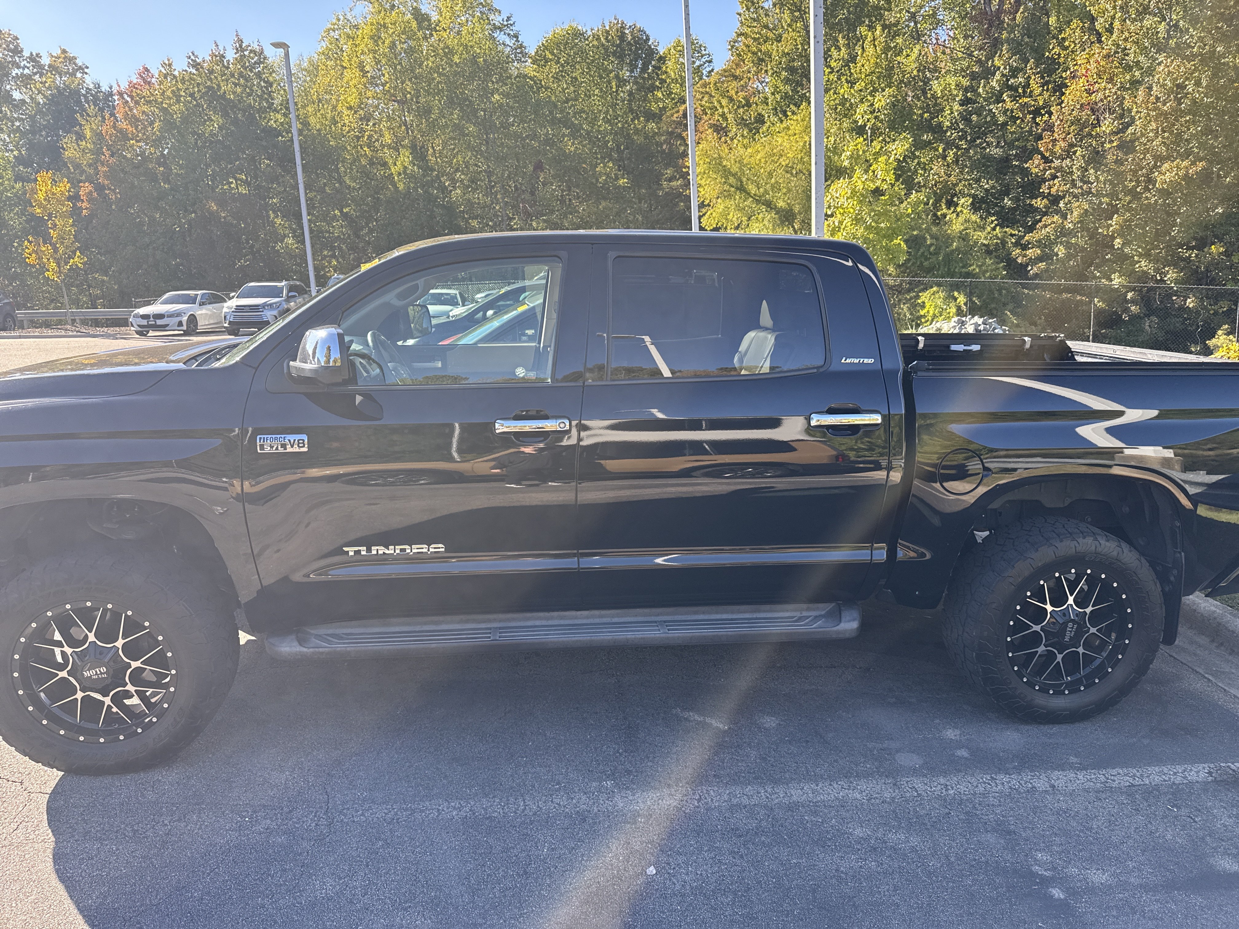 Used 2015 Toyota Tundra Limited w/ Limited Premium Package AWD/4WD image 6