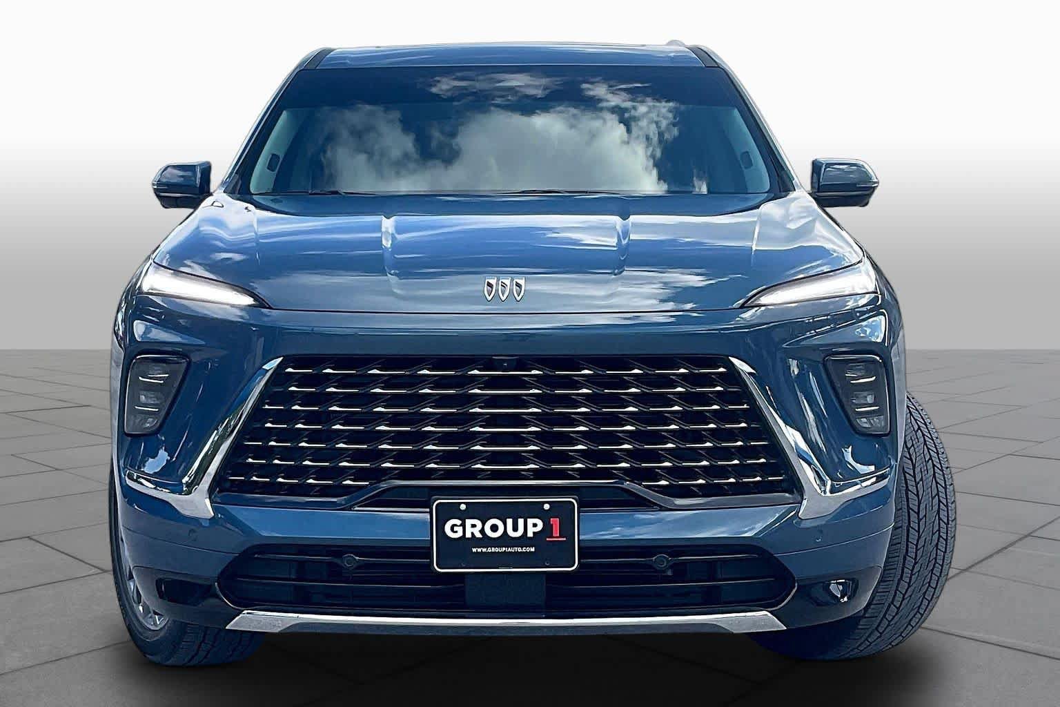Used 2026 Buick Enclave Avenir w/ Super Cruise Package FWD image 4