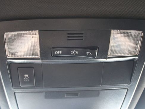 Used 2019 Toyota Tacoma TRD Sport AWD/4WD image 17