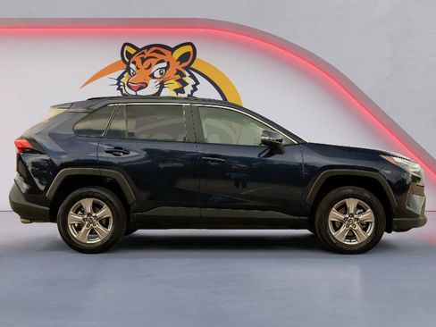 Used 2025 Toyota RAV4 XLE AWD/4WD image 4