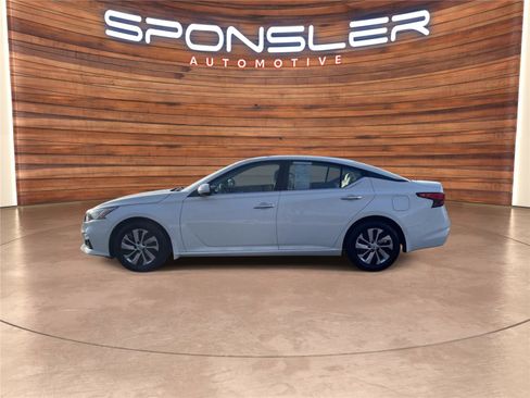 Used 2020 Nissan Altima 2.5 S image 2