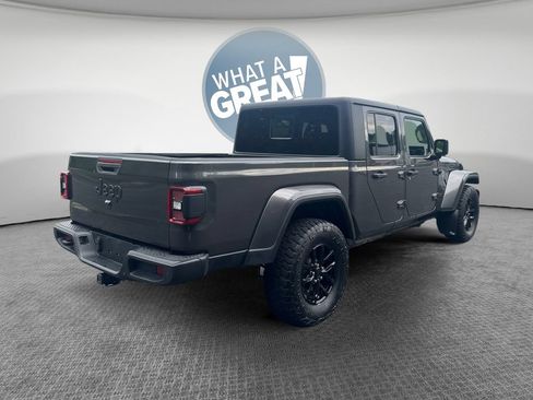 Used 2021 Jeep Gladiator Sport AWD/4WD image 3
