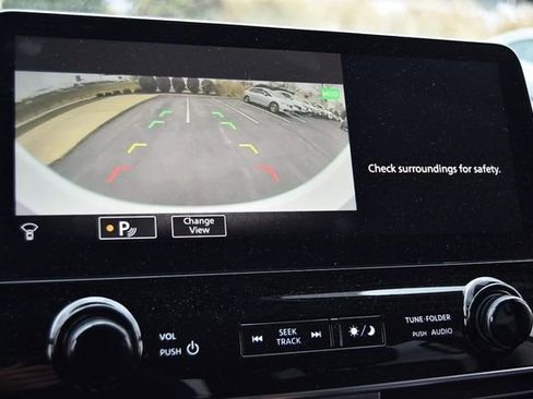 Used 2024 Nissan Armada SL w/ Captain's Chairs Package image 16