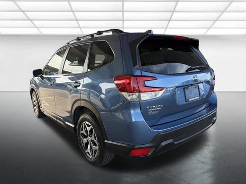 Used 2019 Subaru Forester Premium AWD/4WD image 4