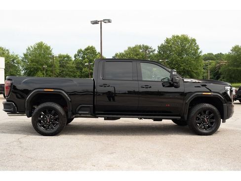 New 2026 GMC Sierra 2500 AT4 w/ AT4 Premium Plus Package AWD/4WD image 9