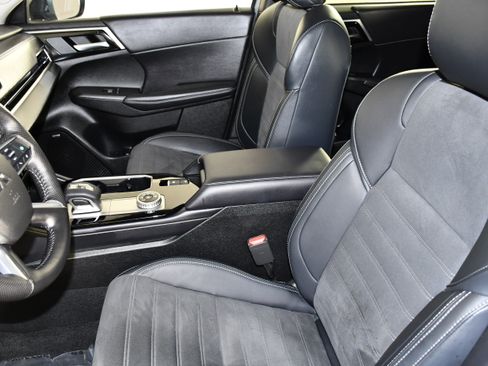 Used 2026 Mitsubishi Outlander AWD image 39