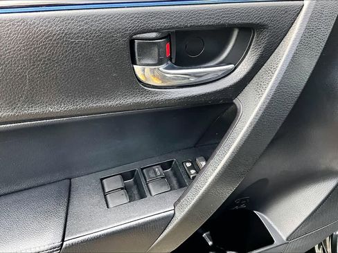 Used 2018 Toyota Corolla SE image 30