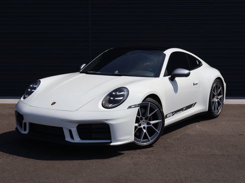 Certified 2025 Porsche 911 Carrera T RWD image 1
