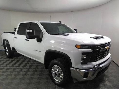 Used 2024 Chevrolet Silverado 2500 W/T w/ WT Fleet Convenience Package image 2