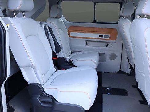 Certified 2025 Volkswagen ID. Buzz 1st Edition AWD/4WD image 19