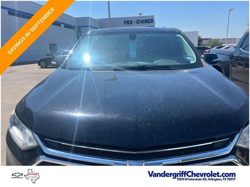 Used 2021 Chevrolet Traverse LT FWD image 2