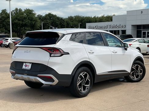 Used 2025 Kia Sportage LX FWD image 4
