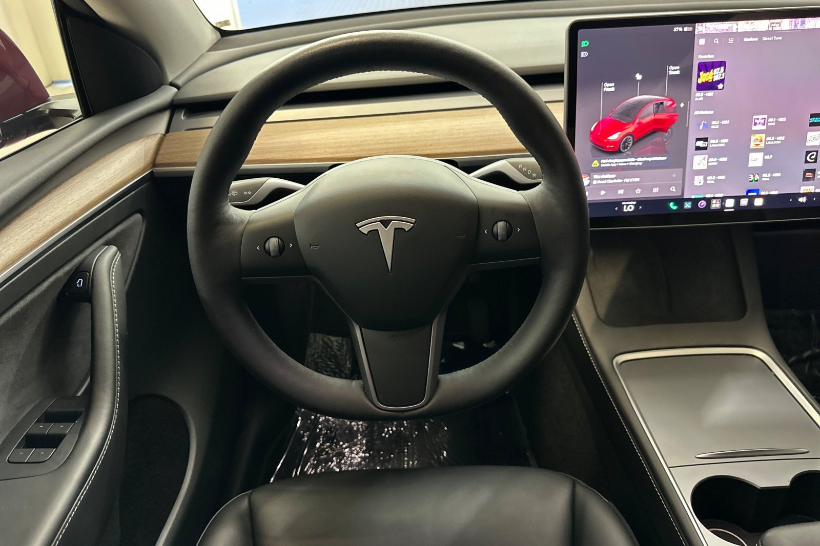 Used 2024 Tesla Model Y Long Range AWD/4WD image 4