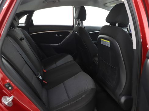 Used 2017 Hyundai Elantra GT image 13