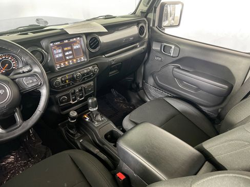 Used 2022 Jeep Gladiator Sport image 23