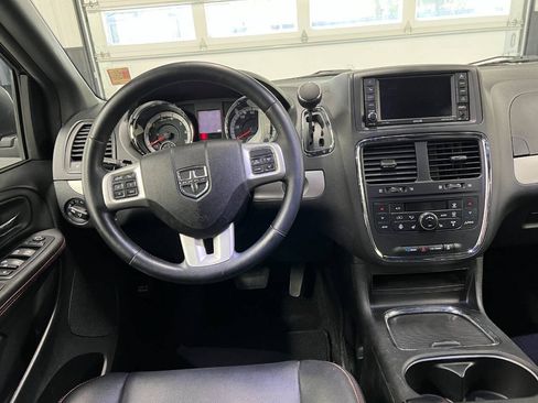 Used 2017 Dodge Grand Caravan GT FWD image 8