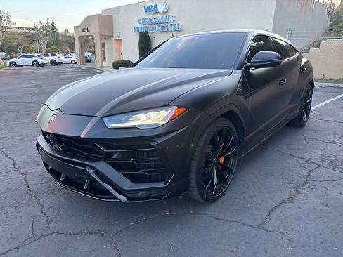 Used 2022 Lamborghini Urus image 1