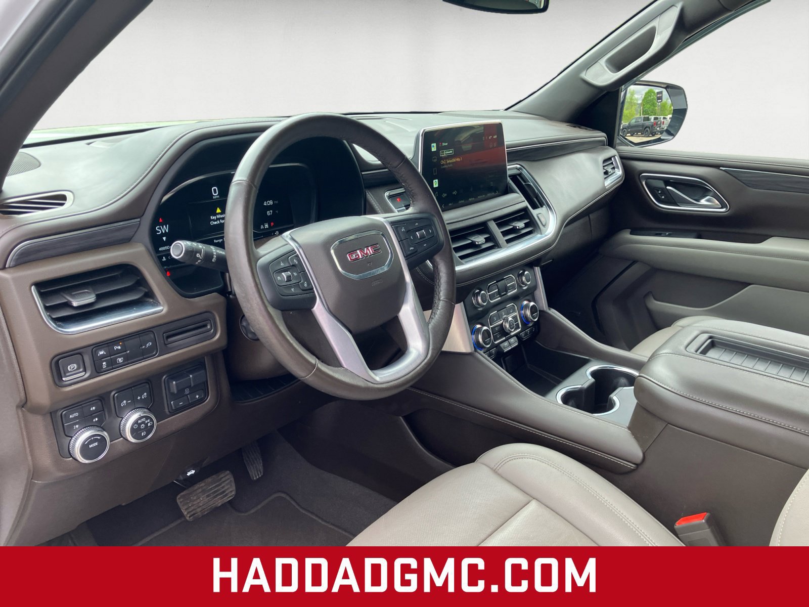 Certified 2022 GMC Yukon SLT w/ SLT Luxury Package AWD/4WD image 13