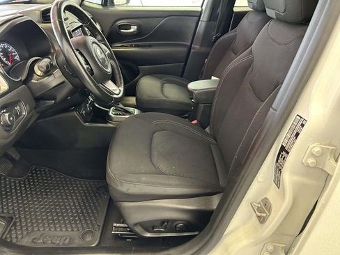 Used 2023 Jeep Renegade Latitude w/ Premium Group AWD/4WD image 15