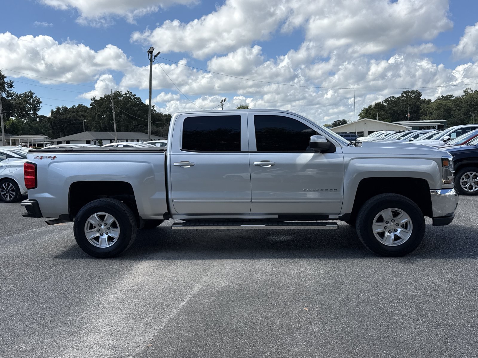 Used 2017 Chevrolet Silverado 1500 LT w/ All Star Edition AWD/4WD image 6