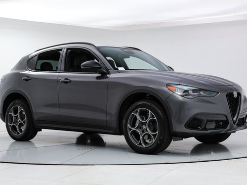 Used 2026 Alfa Romeo Stelvio Sprint w/ Convenience Package AWD/4WD image 7