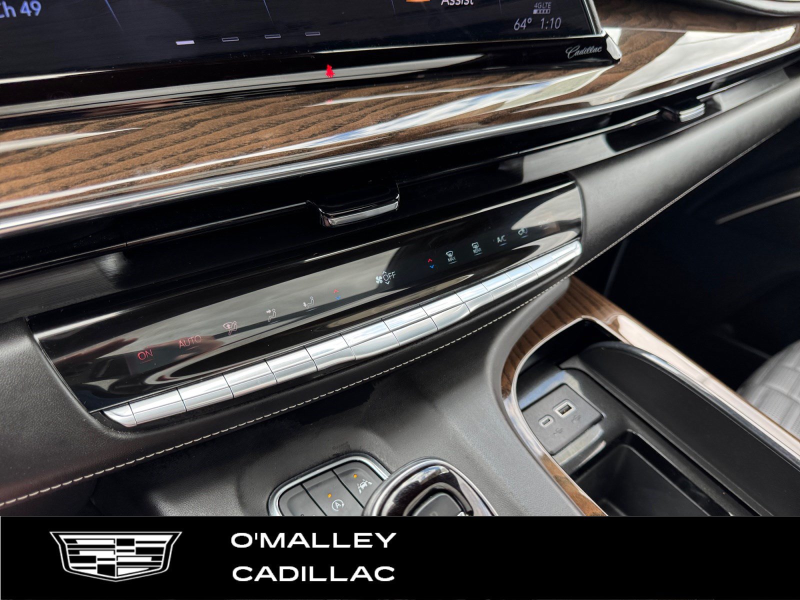 Certified 2024 Cadillac Escalade Sport Platinum w/ LPO, ONYX Package AWD/4WD image 21
