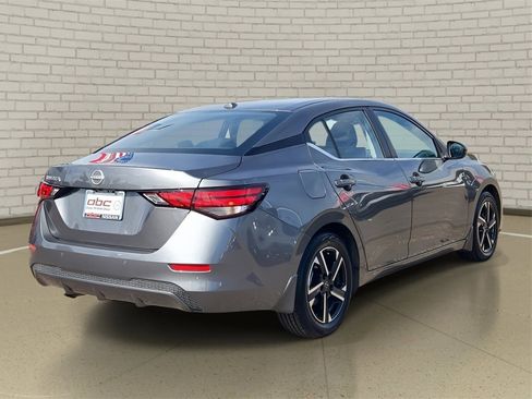 Used 2025 Nissan Sentra SV image 5