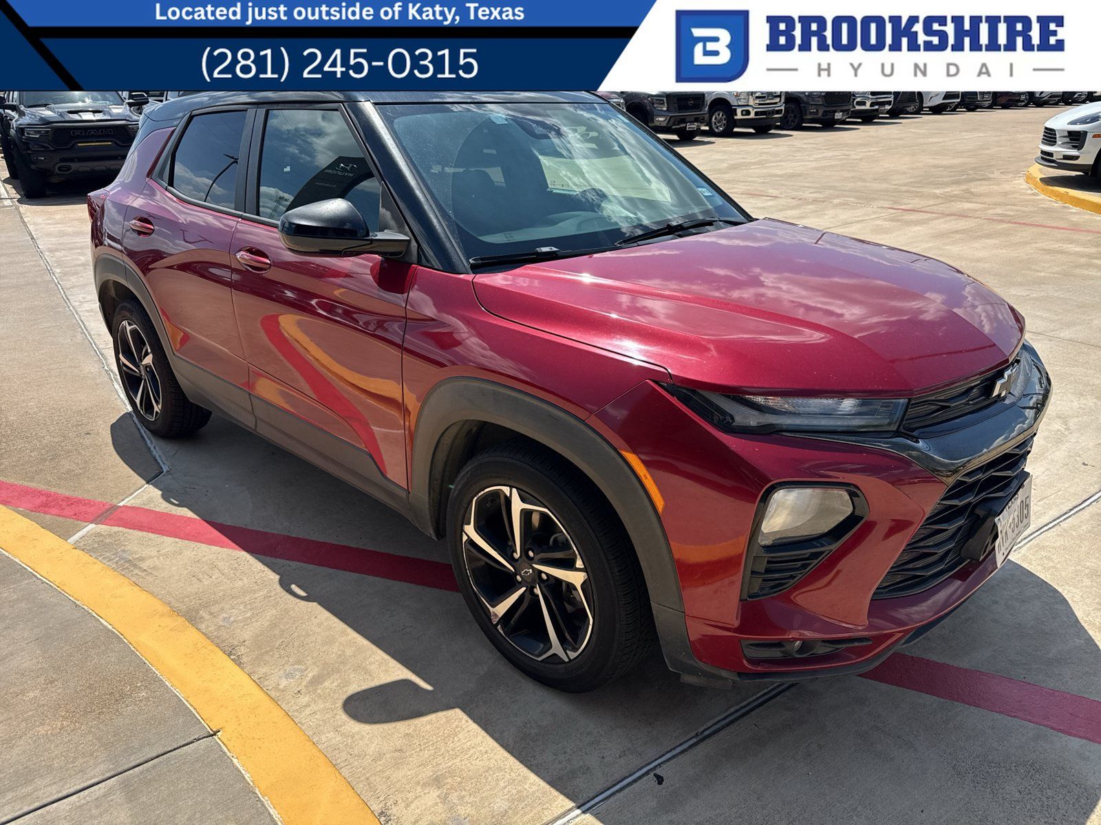 Used 2021 Chevrolet TrailBlazer RS w/ Sun and Liftgate Package FWD image 1