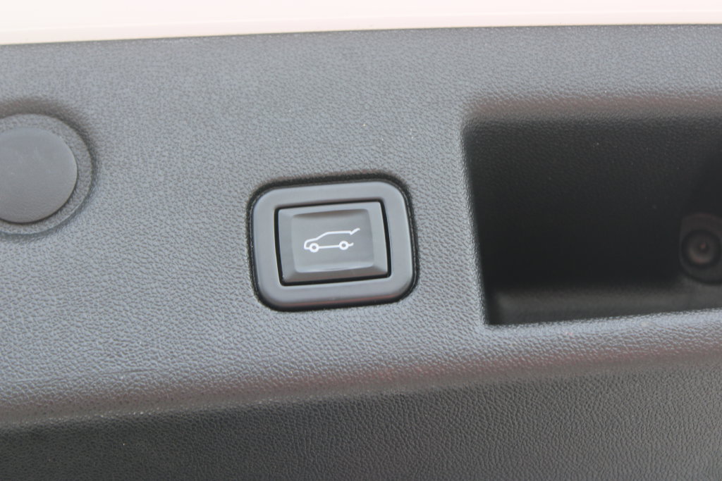 Used 2022 Chevrolet Equinox LT FWD image 16