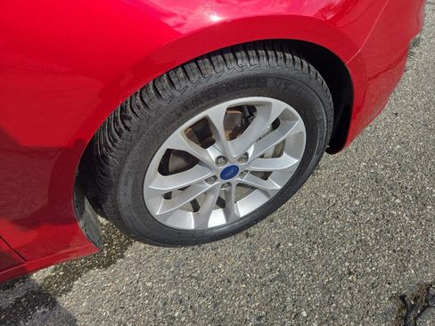 Used 2020 Ford Fusion SE image 10