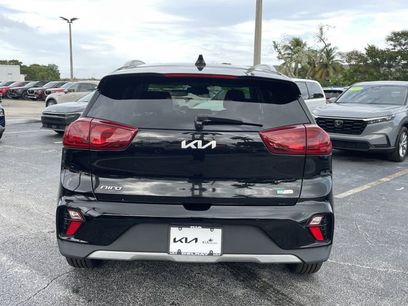 Certified 2022 Kia Niro EX