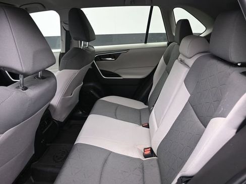 Used 2022 Toyota RAV4 XLE image 27
