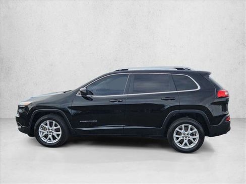 Used 2018 Jeep Cherokee Latitude Plus image 9