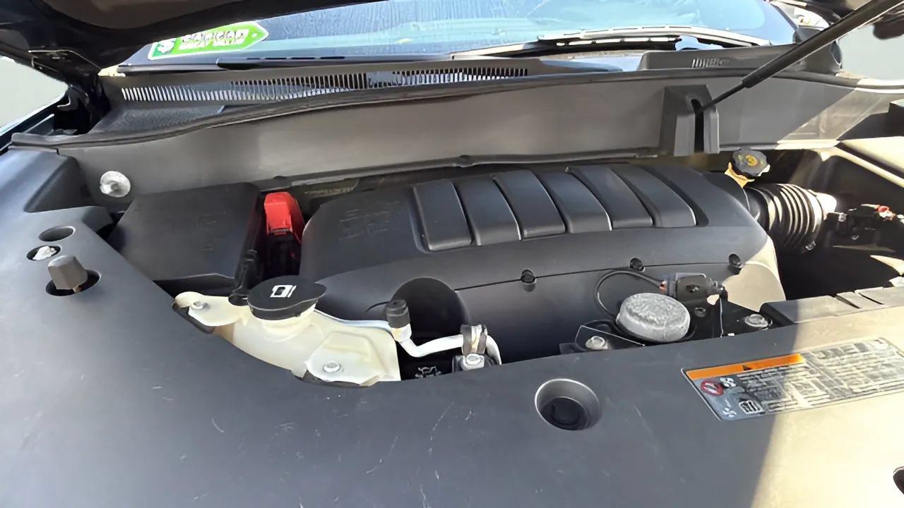 Used 2014 GMC Acadia SLE FWD image 18