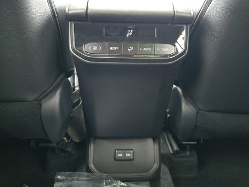 New 2025 Toyota Highlander XSE image 21