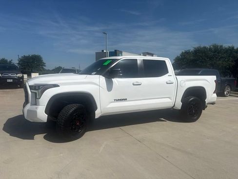 Used 2025 Toyota Tundra Limited AWD/4WD image 6